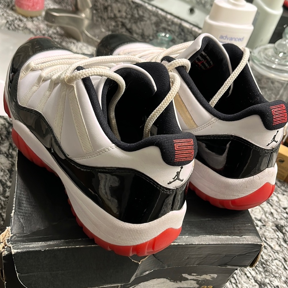 Jordan 11 low bred